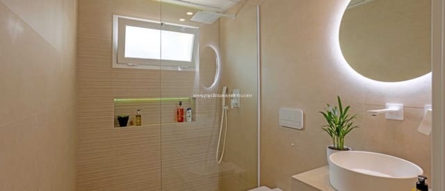 2 soveværelse Lejlighed til salg i Villamartin, Orihuela med swimmingpool - € 299.950 (Ref: 9421566)