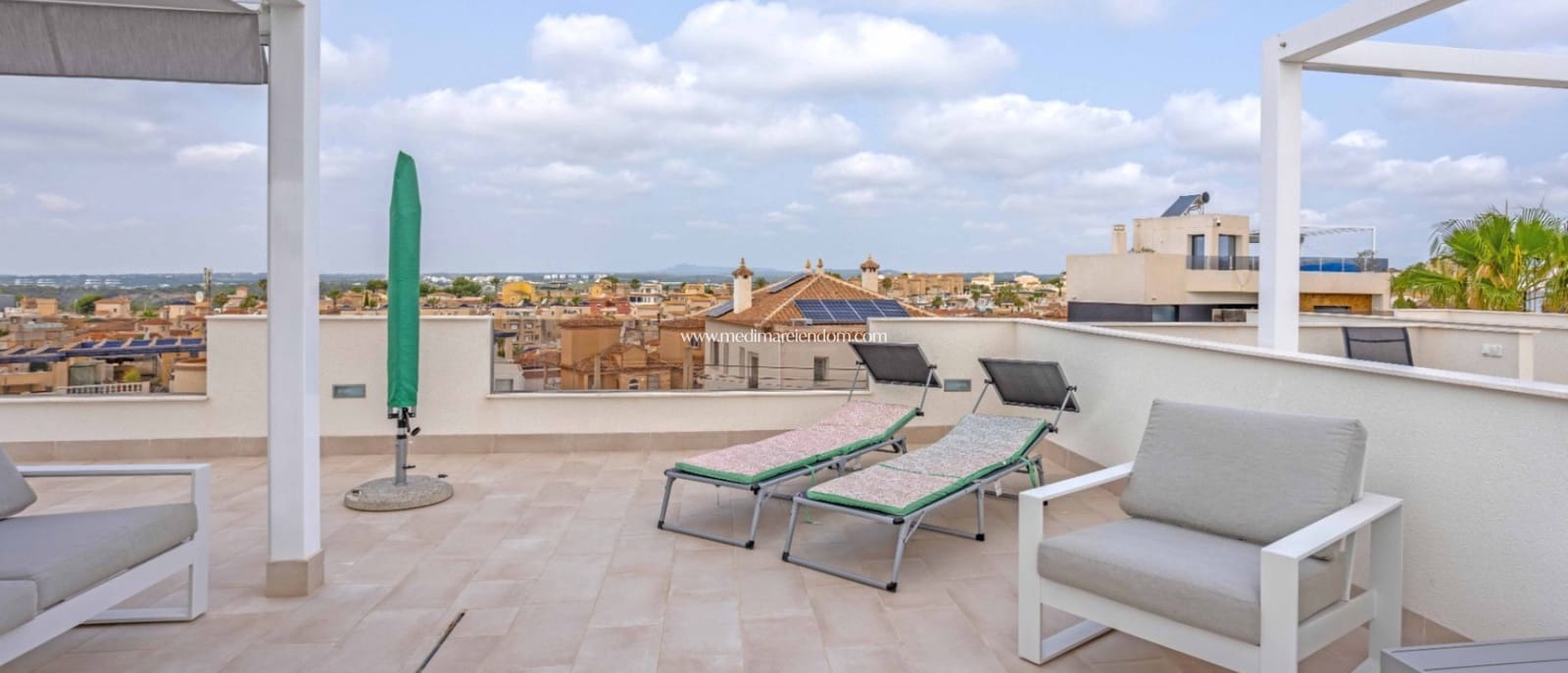 2 bedroom Apartment for sale in Villamartin with pool - € 299,950 (Ref: 9421566)