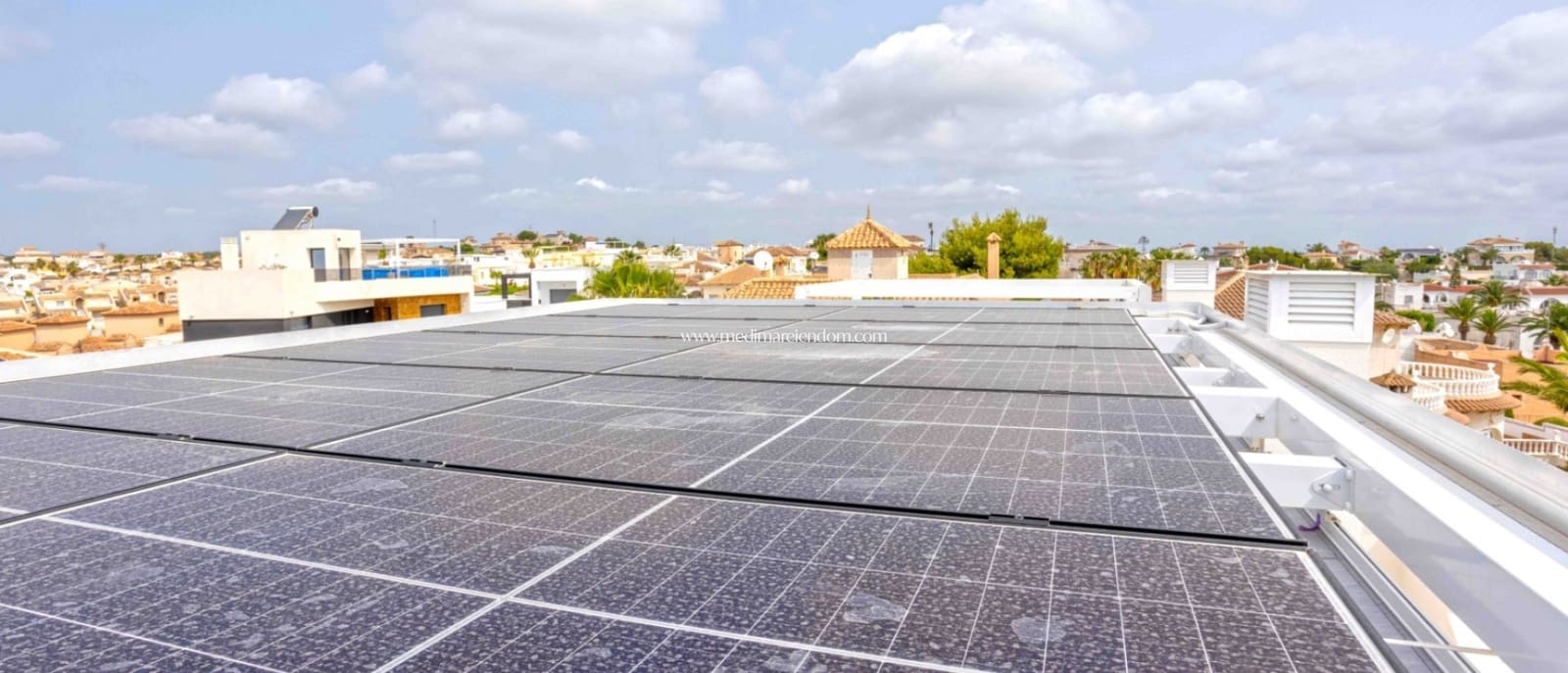 2 bedroom Apartment for sale in Villamartin with pool - € 299,950 (Ref: 9421566)