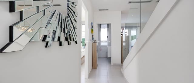 3 bedroom Villa for sale in Ciudad Quesada, Rojales with pool garage - € 390,000 (Ref: 9421567)