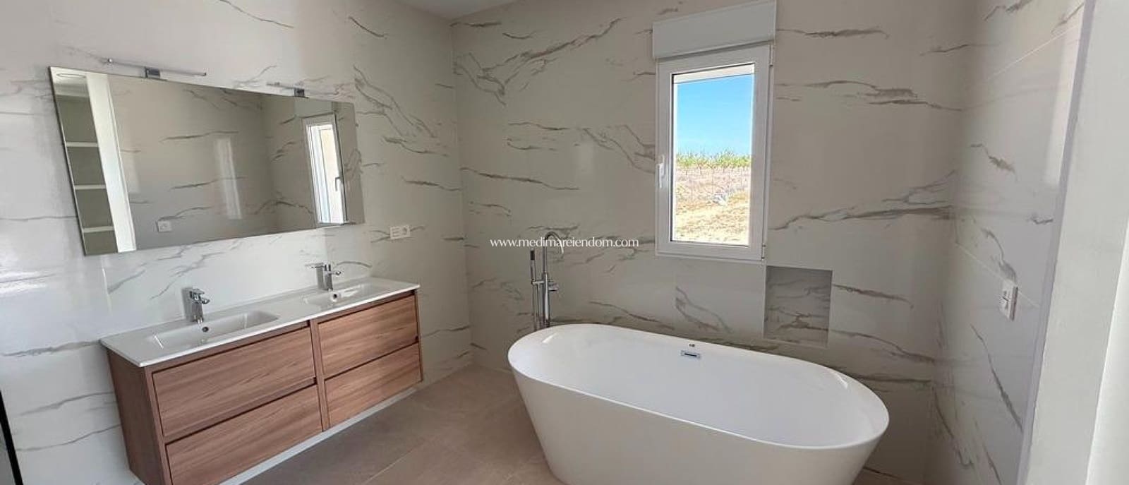 3 bedroom Villa for sale in Pinoso with pool - € 356,000 (Ref: 9432350)