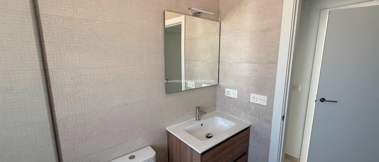 3 bedroom Villa for sale in Pinoso with pool - € 356,000 (Ref: 9432350)