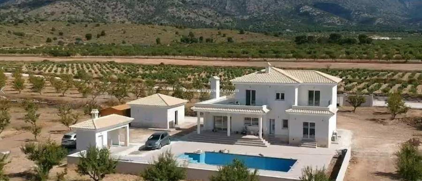 4 bedroom Villa for sale in Pinoso with pool - € 491,000 (Ref: 9432351)