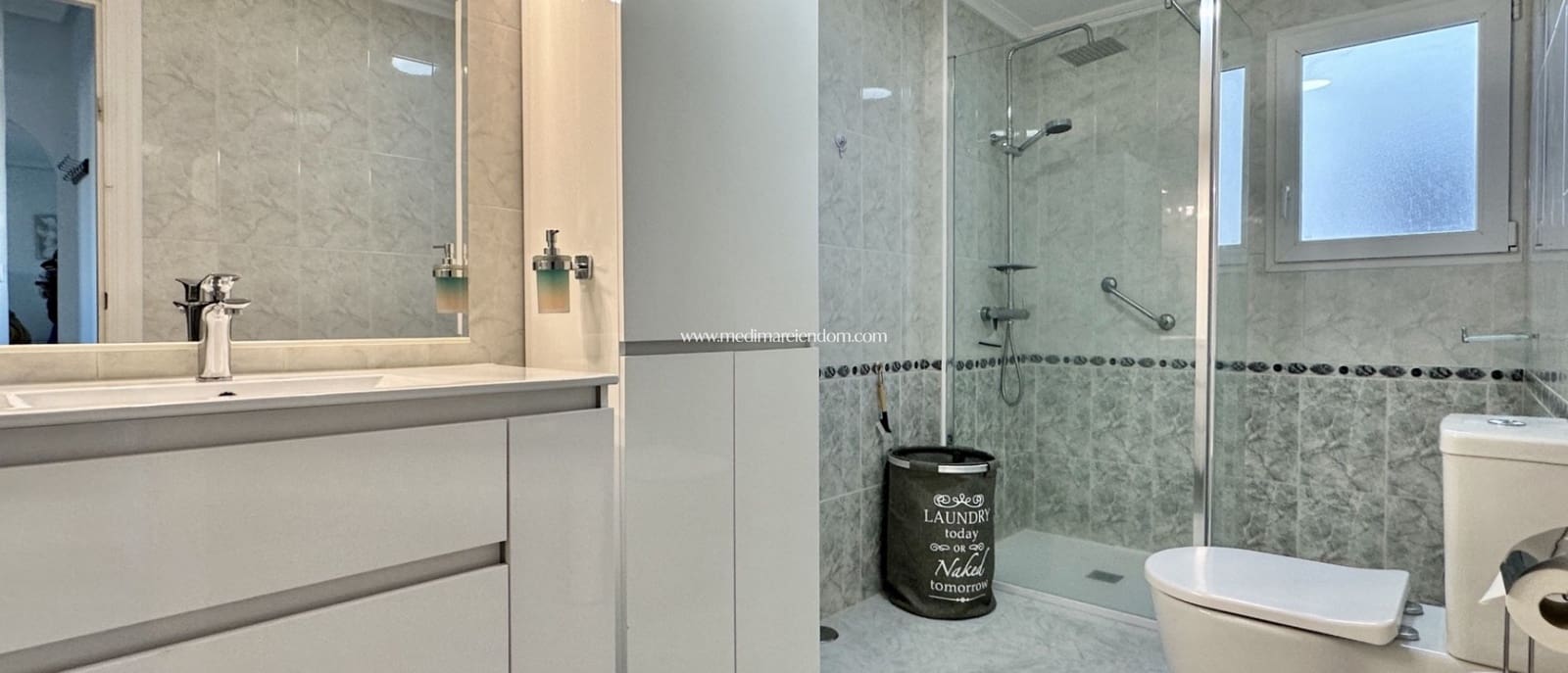 2 bedroom Apartment for sale in Playa Flamenca with pool - € 199,000 (Ref: 9432354)