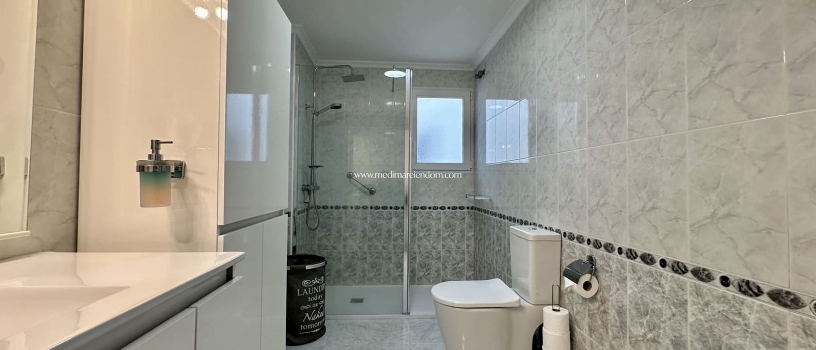 2 bedroom Apartment for sale in Playa Flamenca with pool - € 199,000 (Ref: 9432354)