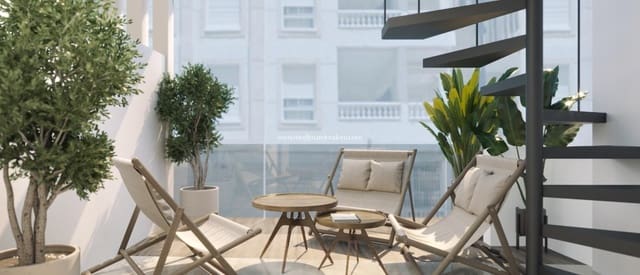 Ático de 2 habitaciones en Las Piscinas Naturales, Torrevieja en venta con piscina - 440.000 € (Ref: 9432362)