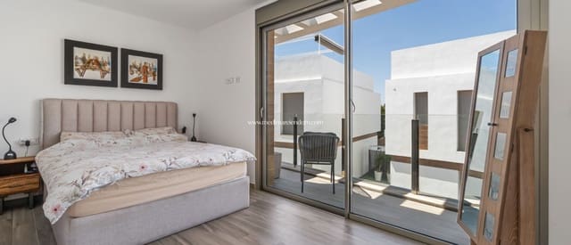 3 Zimmer Villa zu verkaufen in Villamartin, Orihuela mit Pool - 429.000 € (Ref: 9432365)