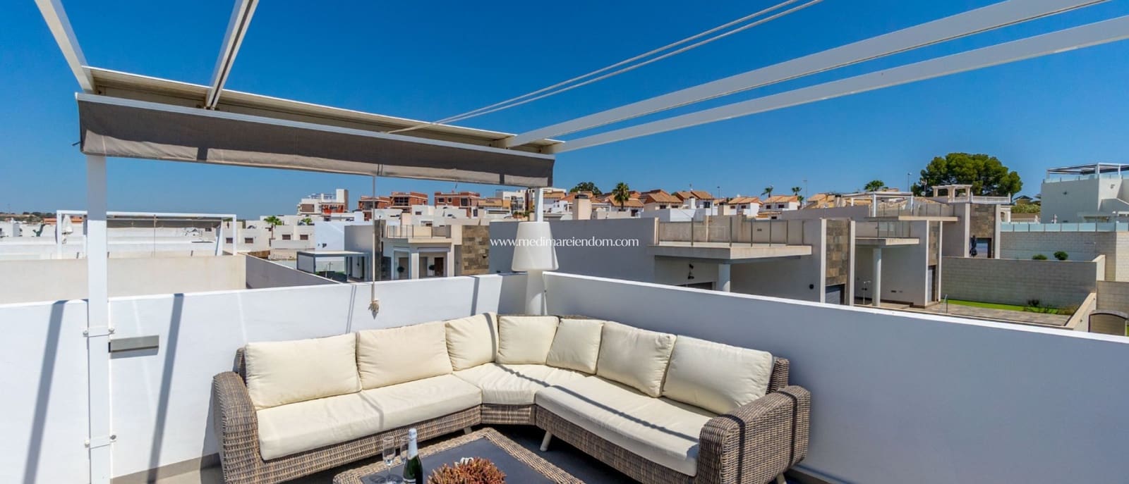 3 Zimmer Villa zu verkaufen in Villamartin mit Pool - 429.000 € (Ref: 9432365)