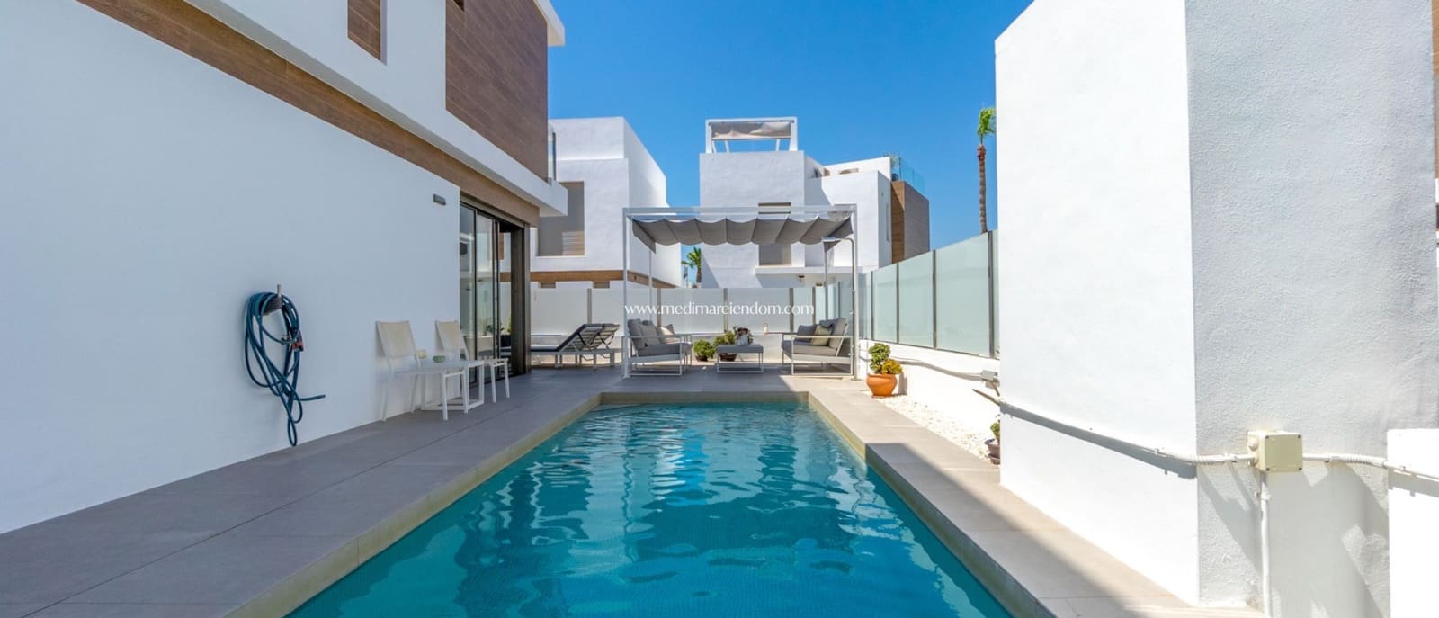 3 Zimmer Villa zu verkaufen in Villamartin mit Pool - 429.000 € (Ref: 9432365)