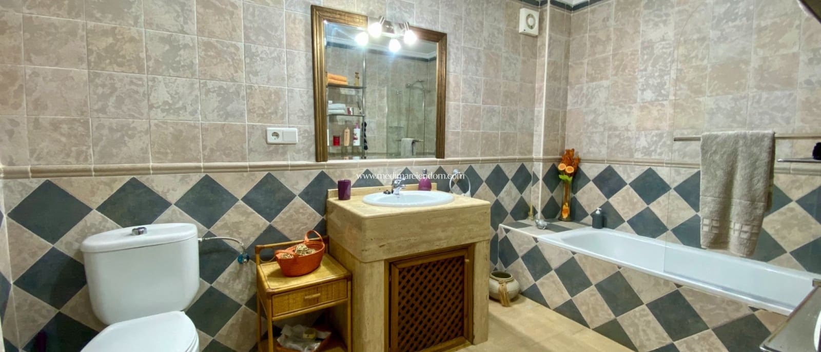 3 bedroom Villa for sale in Algorfa with pool - € 599,990 (Ref: 9432368)