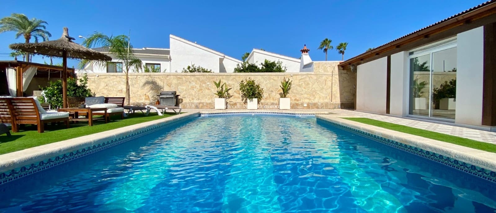 4 slaapkamer Villa te koop in Ciudad Quesada met zwembad - € 530.000 (Ref: 9432373)