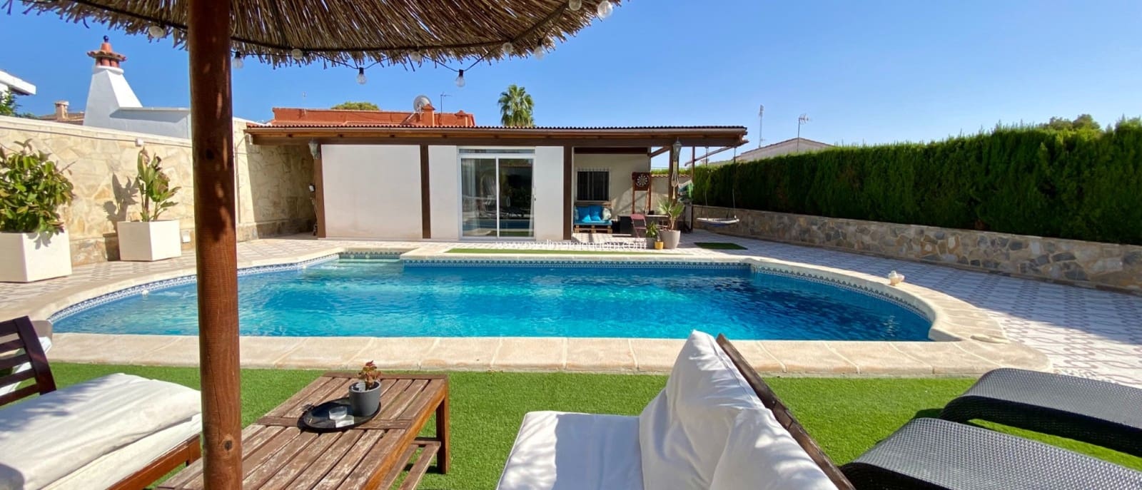 4 slaapkamer Villa te koop in Ciudad Quesada met zwembad - € 530.000 (Ref: 9432373)