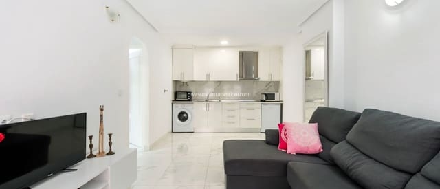 2 Zimmer Apartment zu verkaufen in Centro, Torrevieja mit Pool - 129.900 € (Ref: 9432375)