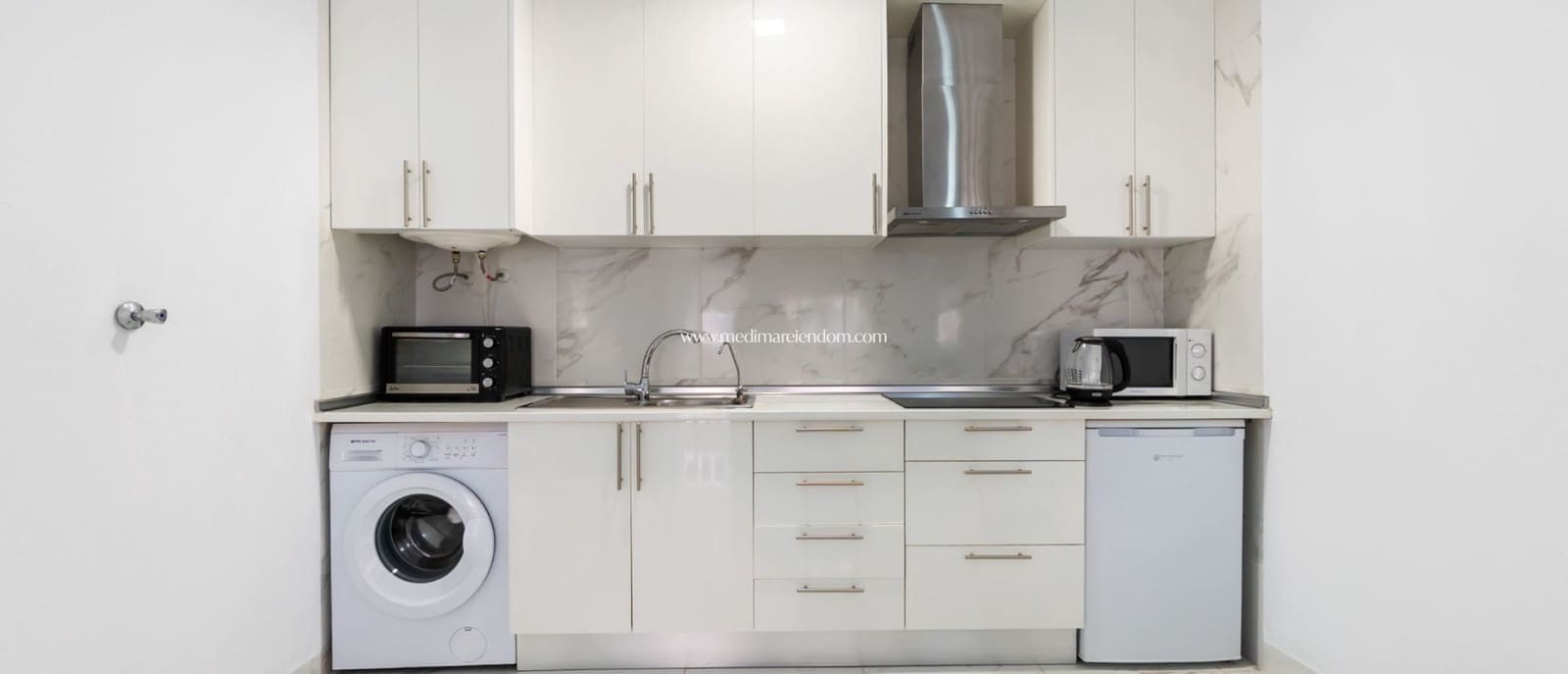 2 Zimmer Apartment zu verkaufen in Torrevieja mit Pool - 129.900 € (Ref: 9432375)