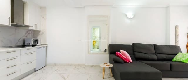 2 Zimmer Apartment zu verkaufen in Centro, Torrevieja mit Pool - 129.900 € (Ref: 9432375)