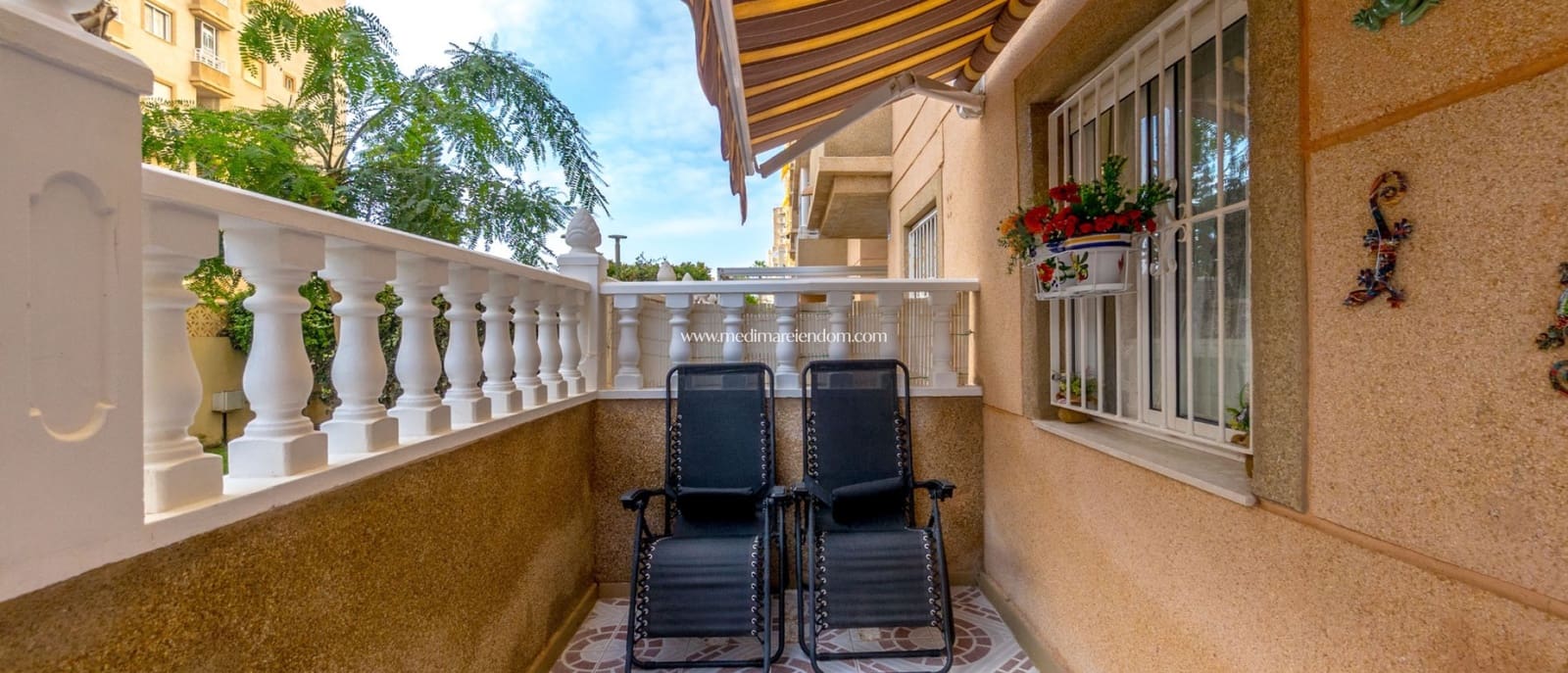 2 Zimmer Apartment zu verkaufen in Torrevieja mit Pool - 129.900 € (Ref: 9432375)