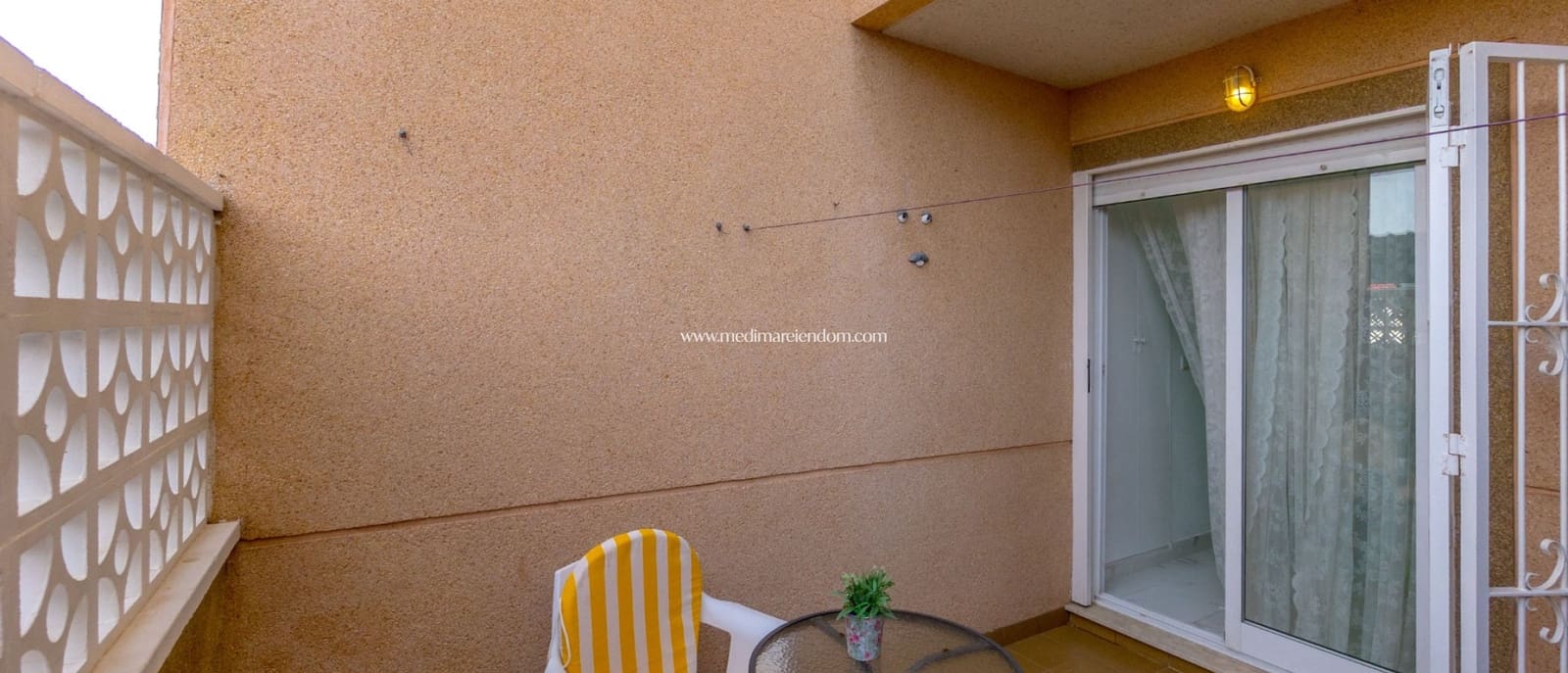 2 Zimmer Apartment zu verkaufen in Torrevieja mit Pool - 129.900 € (Ref: 9432375)