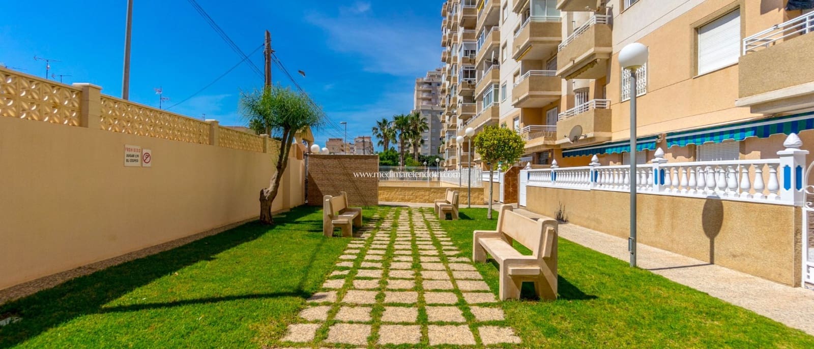 2 Zimmer Apartment zu verkaufen in Torrevieja mit Pool - 129.900 € (Ref: 9432375)