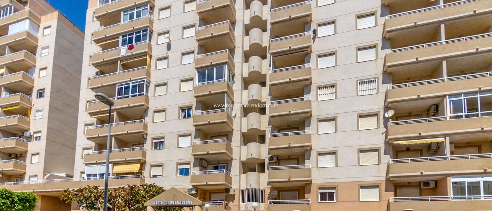 2 Zimmer Apartment zu verkaufen in Torrevieja mit Pool - 129.900 € (Ref: 9432375)