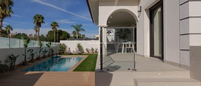 Chalet de 3 habitaciones en Ciudad Quesada, Rojales en venta con piscina - 871.162 € (Ref: 9432610)