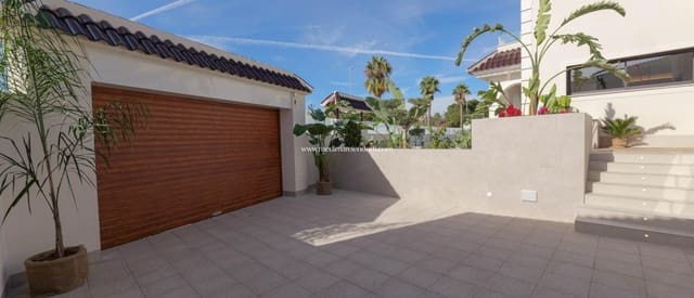 Chalet de 3 habitaciones en Ciudad Quesada, Rojales en venta con piscina - 871.162 € (Ref: 9432610)