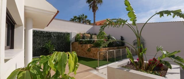 Chalet de 3 habitaciones en Ciudad Quesada, Rojales en venta con piscina - 871.162 € (Ref: 9432610)