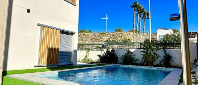 4 soveværelse Villa til salg i Algorfa med swimmingpool - € 659.000 (Ref: 9432620)