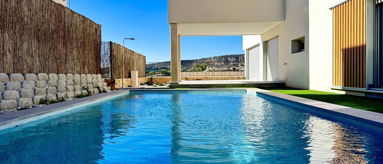 4 soveværelse Villa til salg i Algorfa med swimmingpool - € 659.000 (Ref: 9432620)