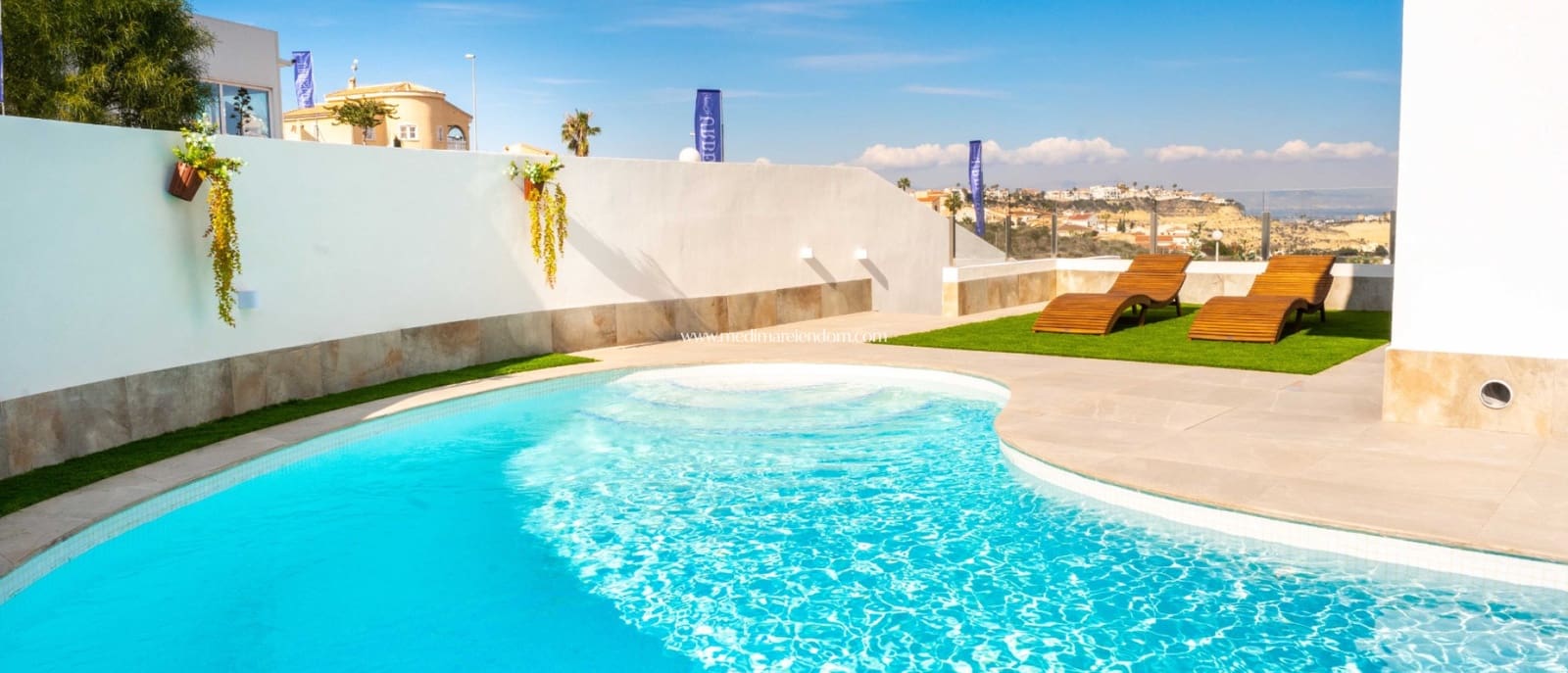 5 bedroom Villa for sale in Ciudad Quesada with pool garage - € 556,000 (Ref: 9435059)