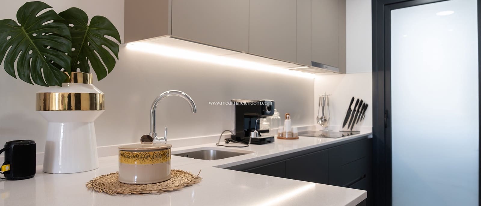 3 soveværelse Lejlighed til salg i Benidorm med swimmingpool garage - € 800.000 (Ref: 9435065)