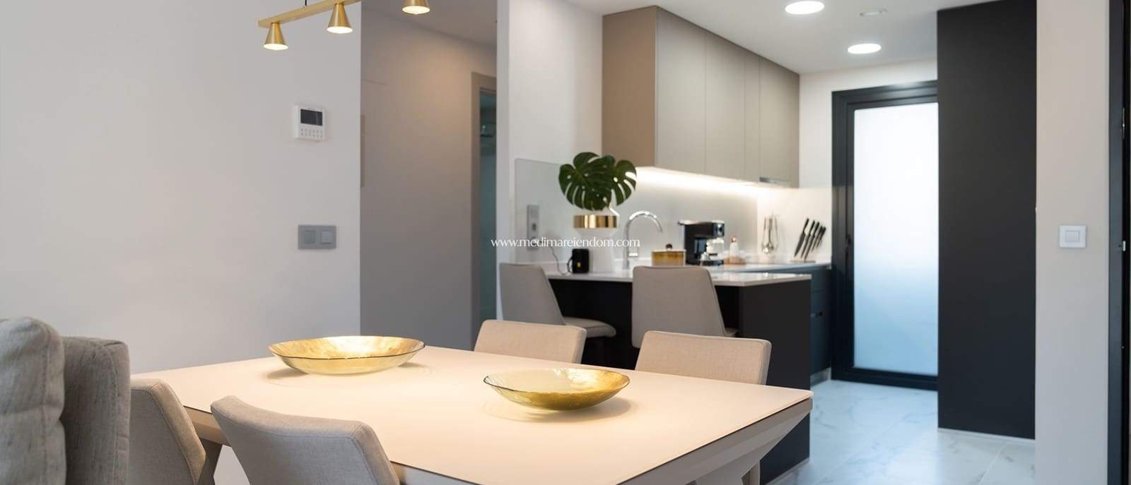 3 soveværelse Lejlighed til salg i Benidorm med swimmingpool garage - € 800.000 (Ref: 9435065)