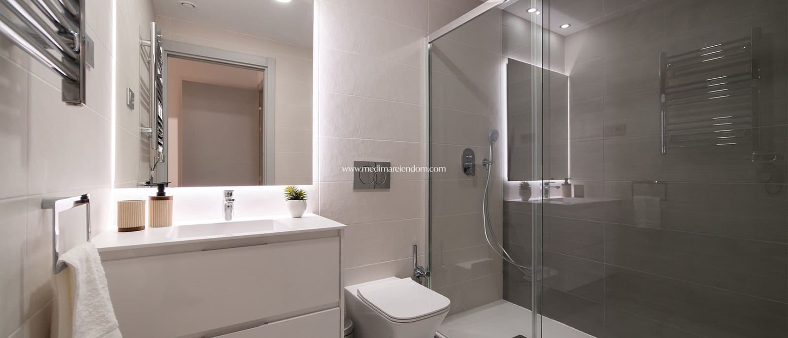 3 soveværelse Lejlighed til salg i Benidorm med swimmingpool garage - € 800.000 (Ref: 9435065)