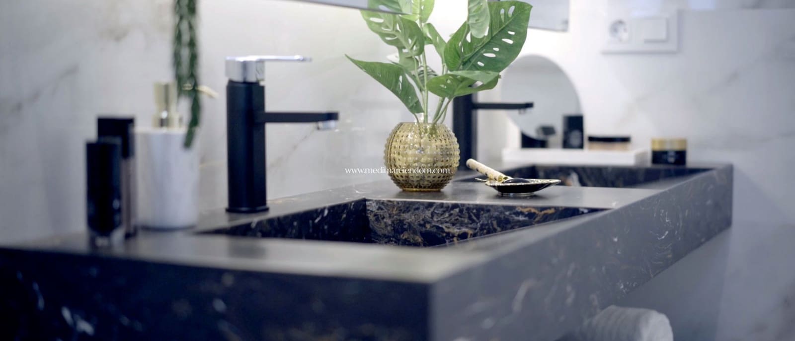 4 Zimmer Villa zu verkaufen in Ciudad Quesada mit Pool Garage - 985.000 € (Ref: 9435066)