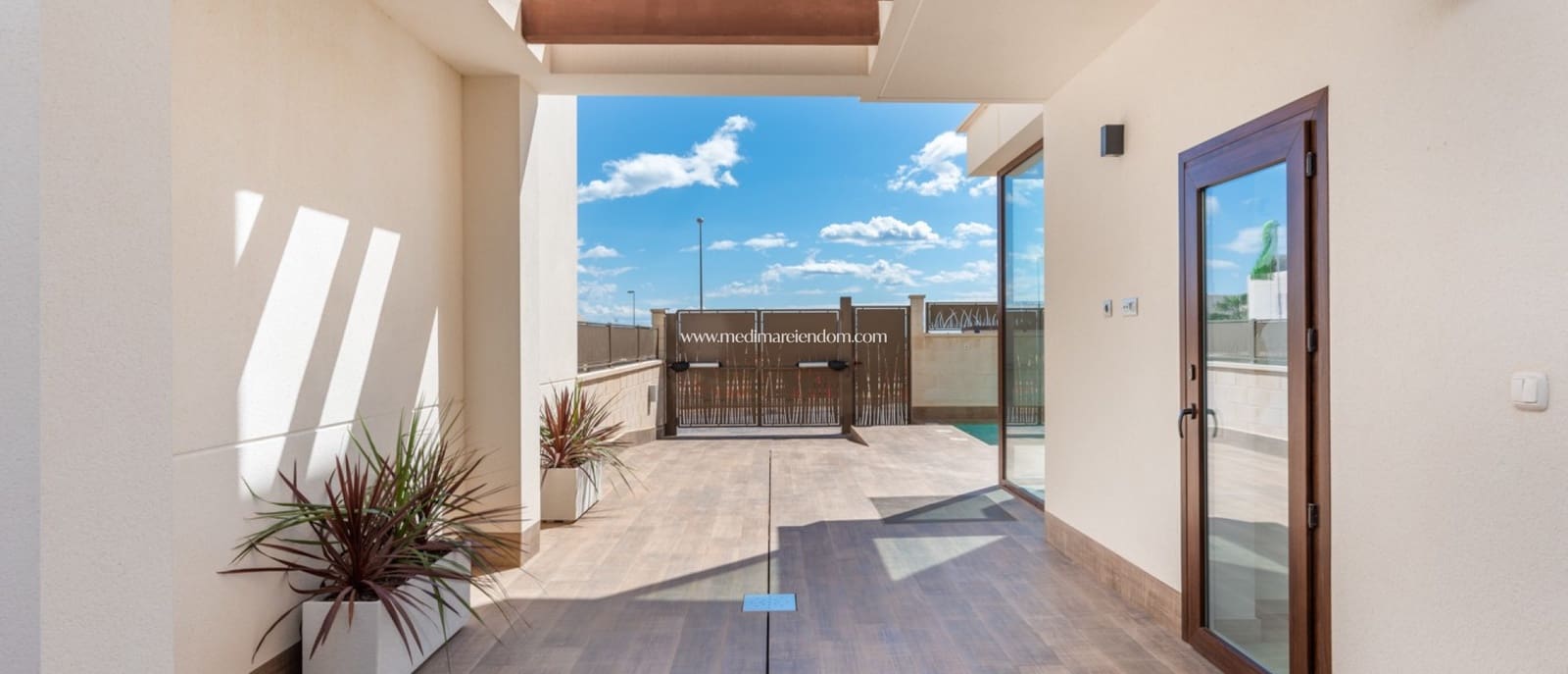 5 bedroom Villa for sale in Los Montesinos with pool garage - € 780,000 (Ref: 9435070)