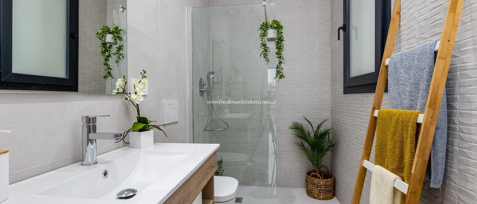 2 Zimmer Bungalow zu verkaufen in Ciudad Quesada mit Pool - 279.000 € (Ref: 9435072)