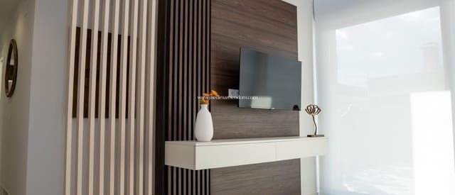 3 makuuhuone Huvila myytävänä paikassa Ciudad Quesada, Rojales mukana uima-altaan 
autotalli - 496 000 € (Ref: 9435073)