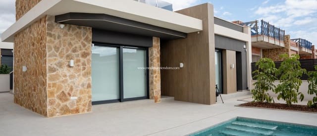 3 makuuhuone Huvila myytävänä paikassa Ciudad Quesada, Rojales mukana uima-altaan 
autotalli - 496 000 € (Ref: 9435073)