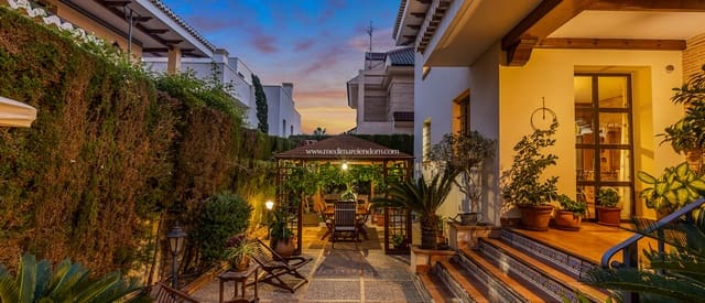 6 soveværelse Villa til salg i La Veleta, Torrevieja - € 2.490.000 (Ref: 9438745)