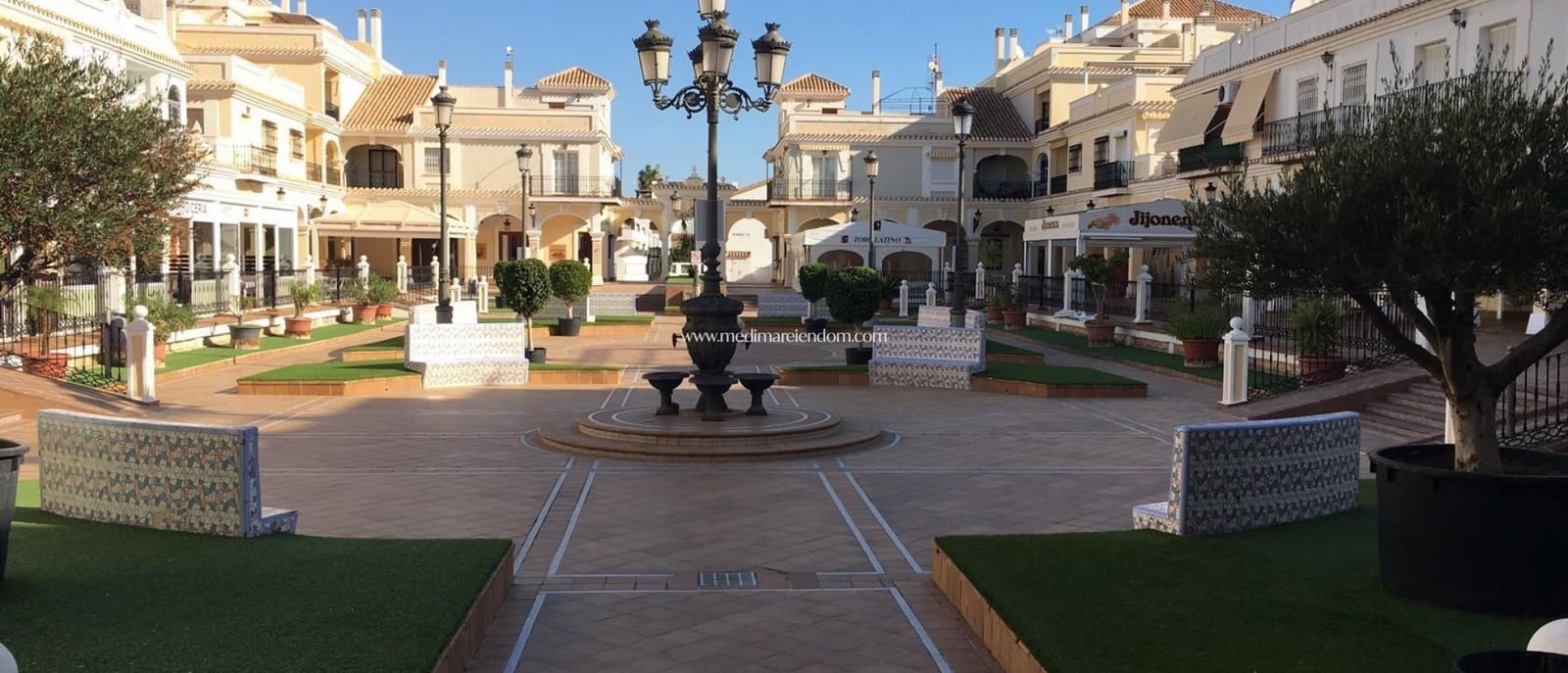 5 soveværelse Villa til salg i Pilar de la Horadada med swimmingpool - € 2.950.000 (Ref: 9438747)