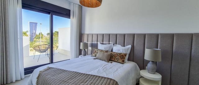 3 soveværelse Villa til salg i San Pedro del Pinatar ciudad, San Pedro del Pinatar med swimmingpool - € 384.900 (Ref: 9438754)