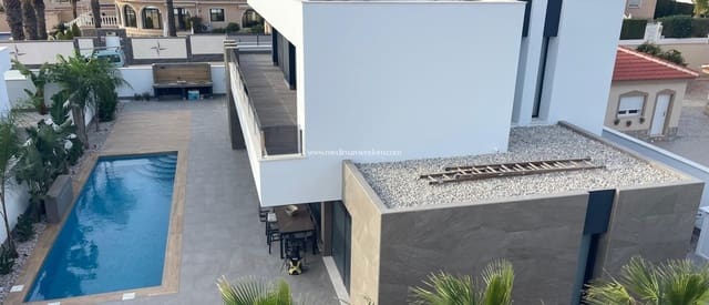 Chalet de 3 habitaciones en Ciudad Quesada, Rojales en venta con piscina garaje - 925.000 € (Ref: 9438757)