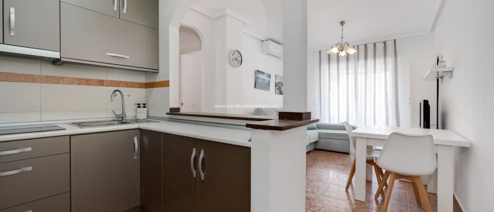 2 makuuhuone Huoneisto myytävänä paikassa Torrevieja mukana uima-altaan 
autotalli - 159 000 € (Ref: 9453441)