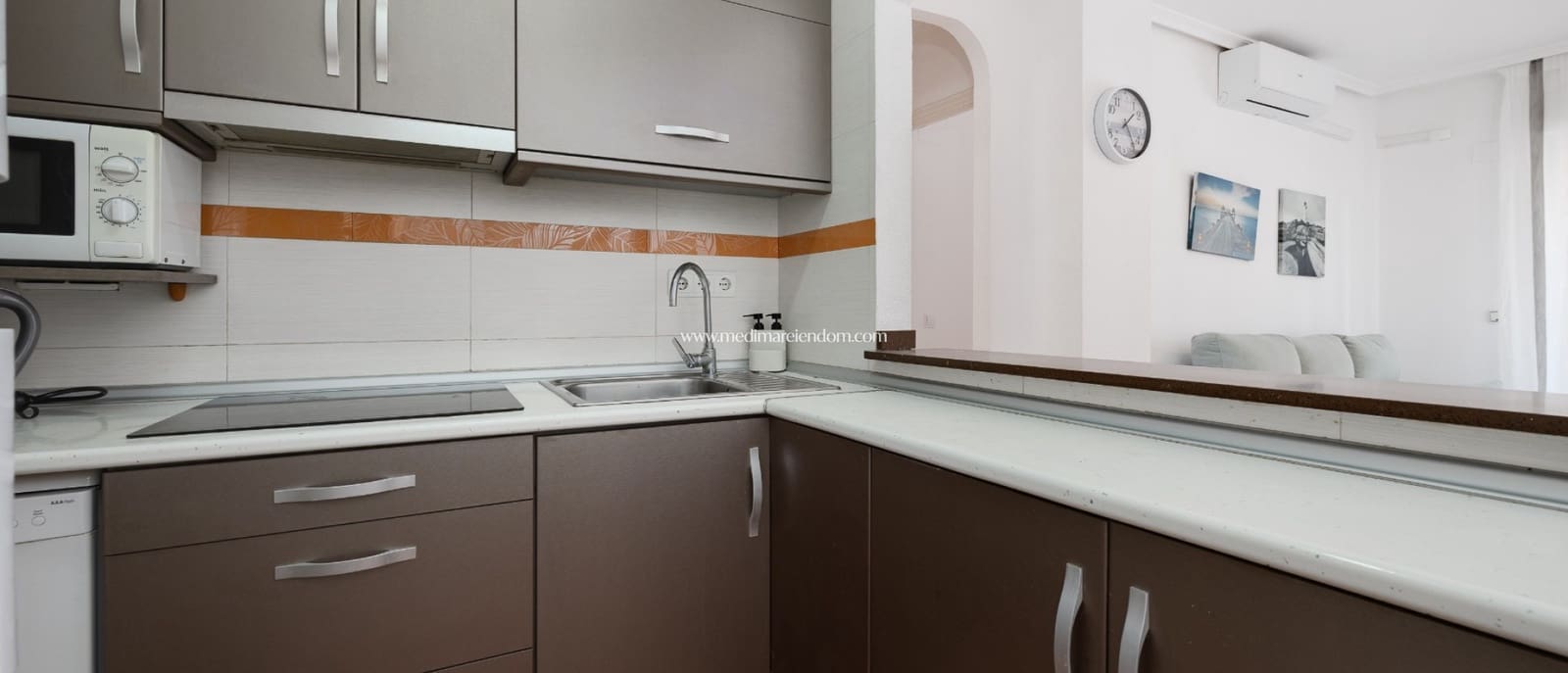 2 makuuhuone Huoneisto myytävänä paikassa Torrevieja mukana uima-altaan 
autotalli - 159 000 € (Ref: 9453441)