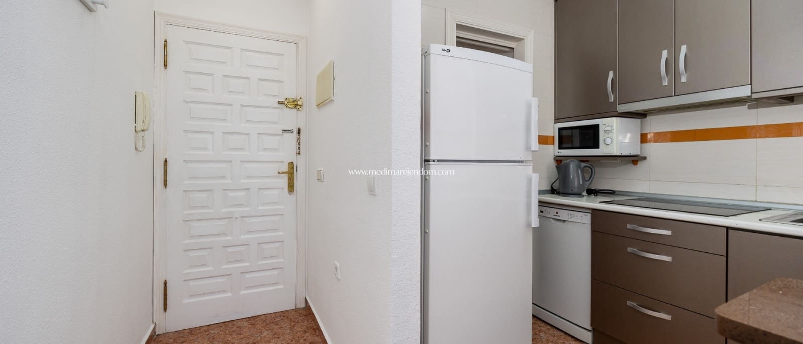 2 makuuhuone Huoneisto myytävänä paikassa Torrevieja mukana uima-altaan 
autotalli - 159 000 € (Ref: 9453441)