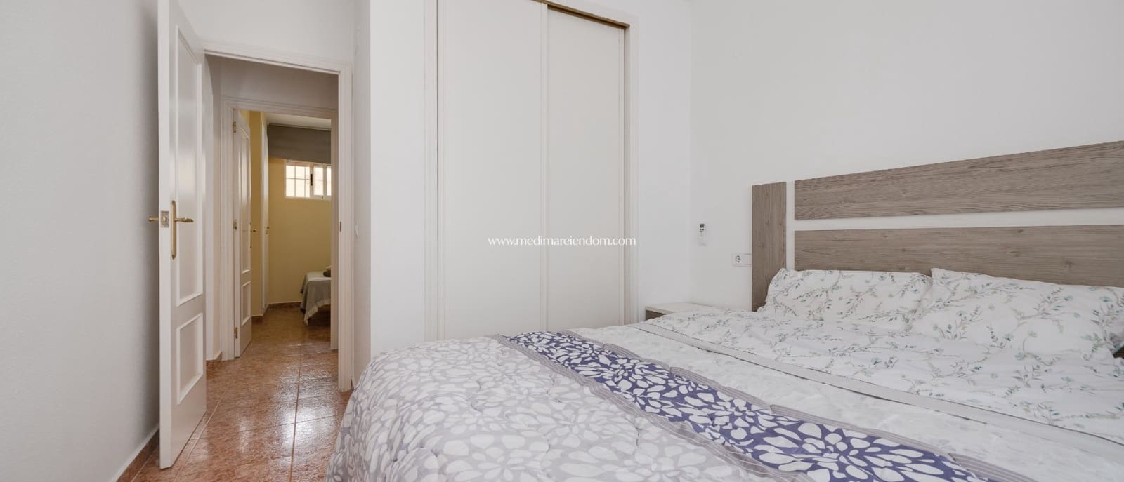 2 makuuhuone Huoneisto myytävänä paikassa Torrevieja mukana uima-altaan 
autotalli - 159 000 € (Ref: 9453441)