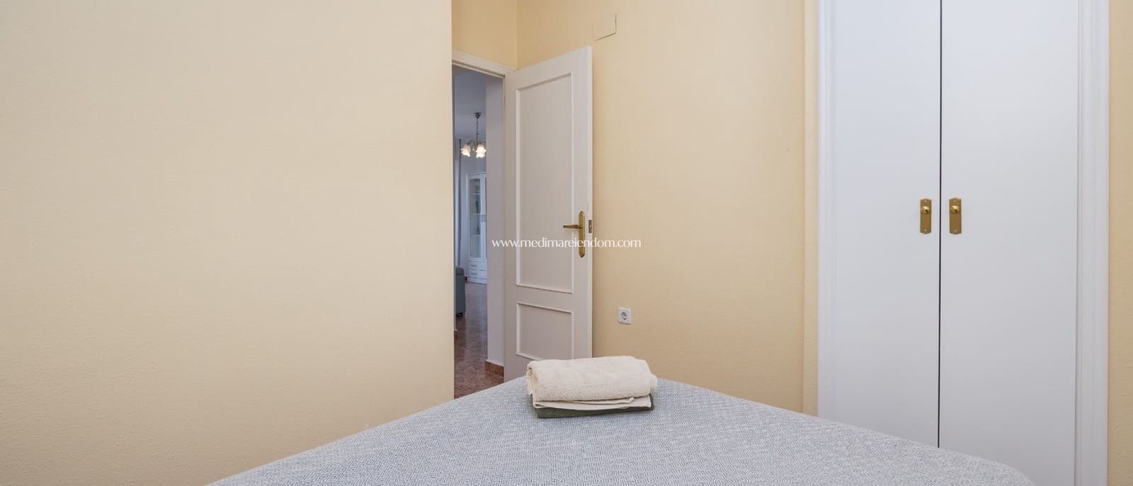 2 makuuhuone Huoneisto myytävänä paikassa Torrevieja mukana uima-altaan 
autotalli - 159 000 € (Ref: 9453441)