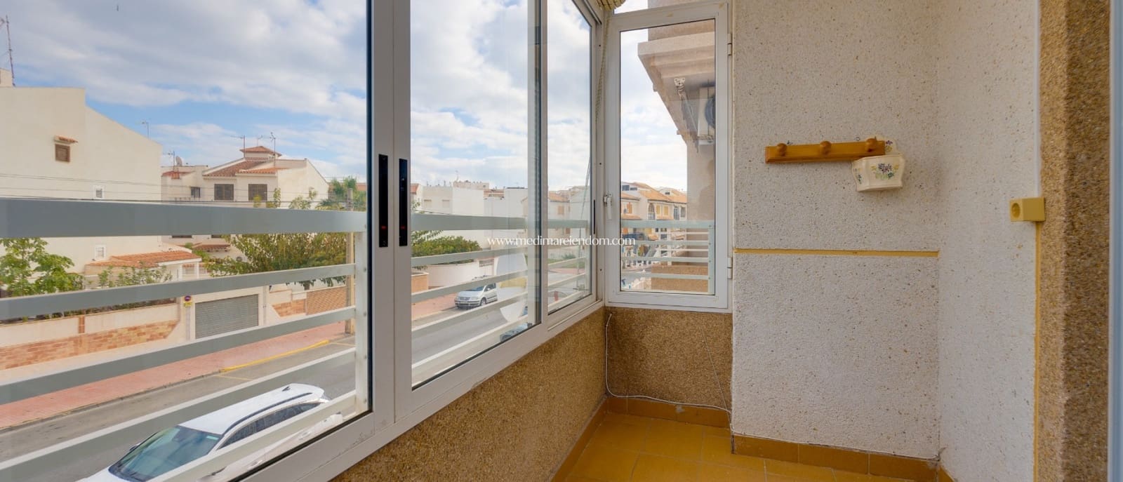 2 makuuhuone Huoneisto myytävänä paikassa Torrevieja mukana uima-altaan 
autotalli - 159 000 € (Ref: 9453441)