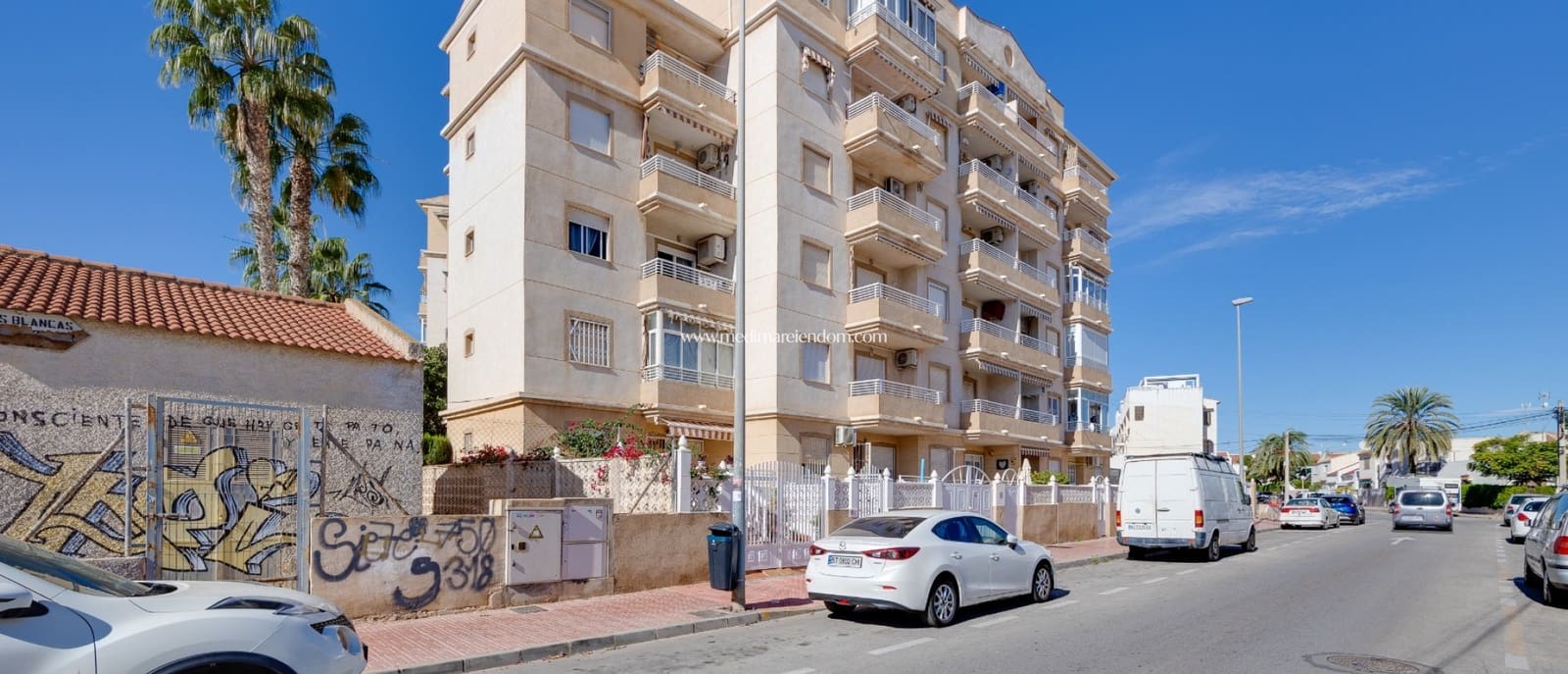 2 makuuhuone Huoneisto myytävänä paikassa Torrevieja mukana uima-altaan 
autotalli - 159 000 € (Ref: 9453441)