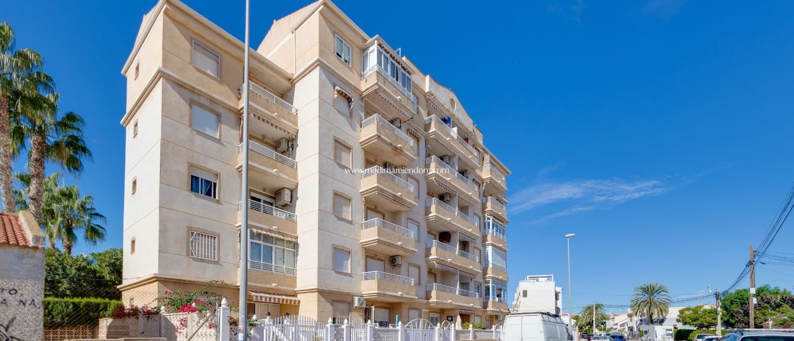 2 makuuhuone Huoneisto myytävänä paikassa Torrevieja mukana uima-altaan 
autotalli - 159 000 € (Ref: 9453441)