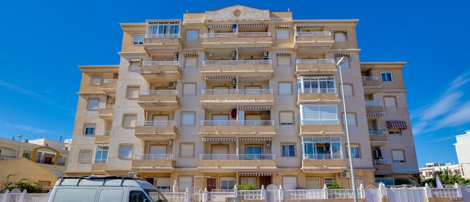 2 makuuhuone Huoneisto myytävänä paikassa Torrevieja mukana uima-altaan 
autotalli - 159 000 € (Ref: 9453441)